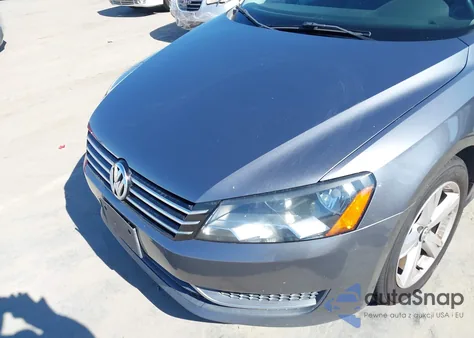 2012 Volkswagen Passat 2.5L Se z USA, uszkodzony, nr VIN 1VWBP7A31CC063601